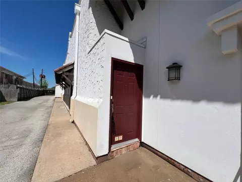 2744 Briarhurst Dr #49, Houston, TX 77057