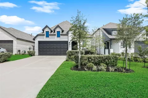 237 Trapper Creek Dr, Conroe, TX 77304