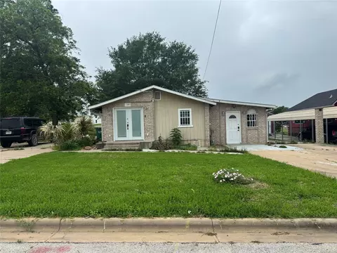 709 Sabine St, Brenham, TX 77833