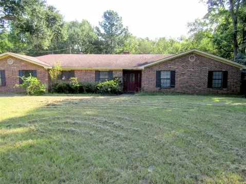 1222 N 4th St, Crockett, TX 75835