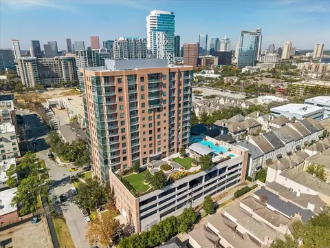2207 Bancroft St #1606, Houston, TX 77027
