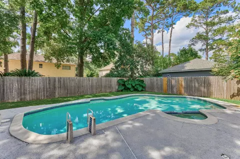 Exterior - 6522 Castle Pine Ln, Spring, TX 77379 photo 7 of 8