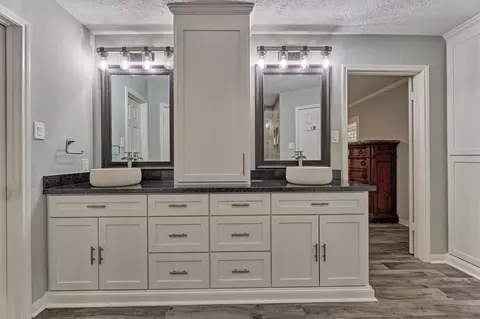 Bath - 6522 Castle Pine Ln, Spring, TX 77379 photo 2 of 6