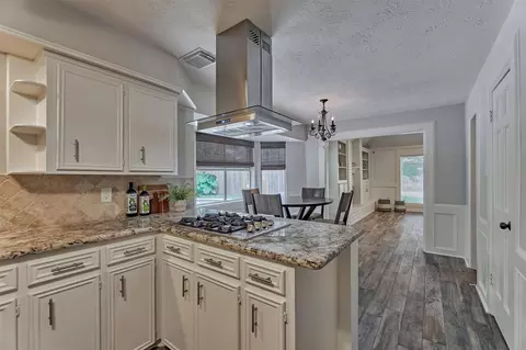 Kitchen - 6522 Castle Pine Ln, Spring, TX 77379 photo 4 of 6