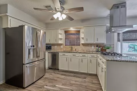 Kitchen - 6522 Castle Pine Ln, Spring, TX 77379 photo 1 of 6