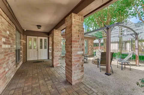 Exterior - 6522 Castle Pine Ln, Spring, TX 77379 photo 5 of 8
