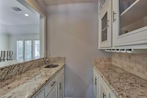 Kitchen - 6522 Castle Pine Ln, Spring, TX 77379 photo 6 of 6