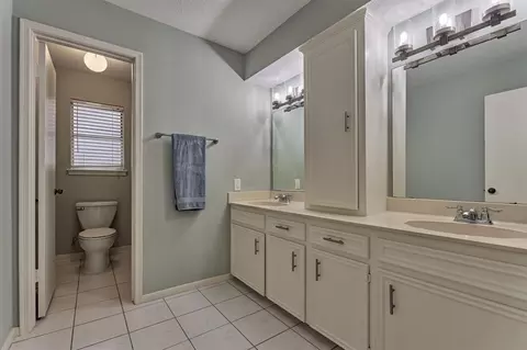 Bath - 6522 Castle Pine Ln, Spring, TX 77379 photo 6 of 6