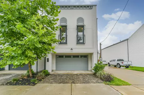 801 Fisher St #A, Houston, TX 77018