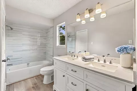 Bath - 23126 Whispering Willow Dr, Spring, TX 77373 photo 3 of 3
