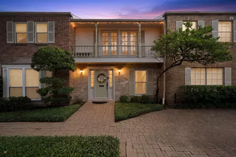 6435 Burgoyne Rd #20, Houston, TX 77057