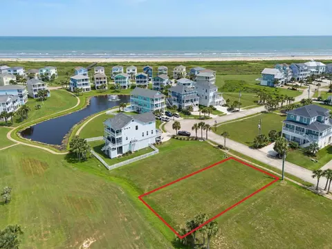 4111 Royal Tern Ln, Galveston, TX 77554