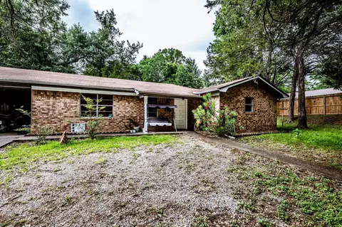 324 13th St, Huntsville, TX 77340