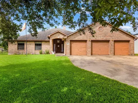 Exterior - 21214 Creek Rd, Manvel, TX 77578 photo 1 of 7