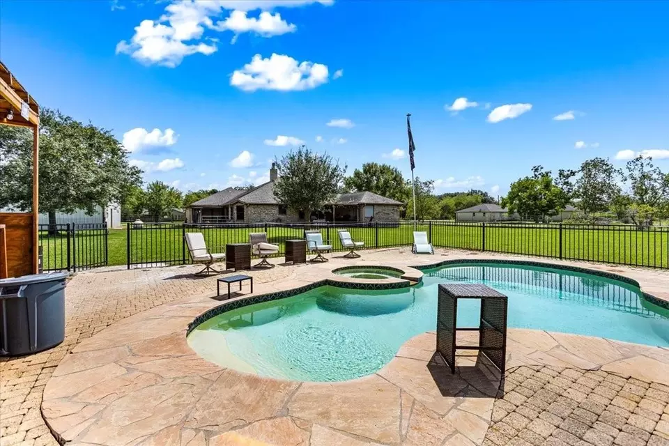 Exterior - 21214 Creek Rd, Manvel, TX 77578 photo 7 of 7