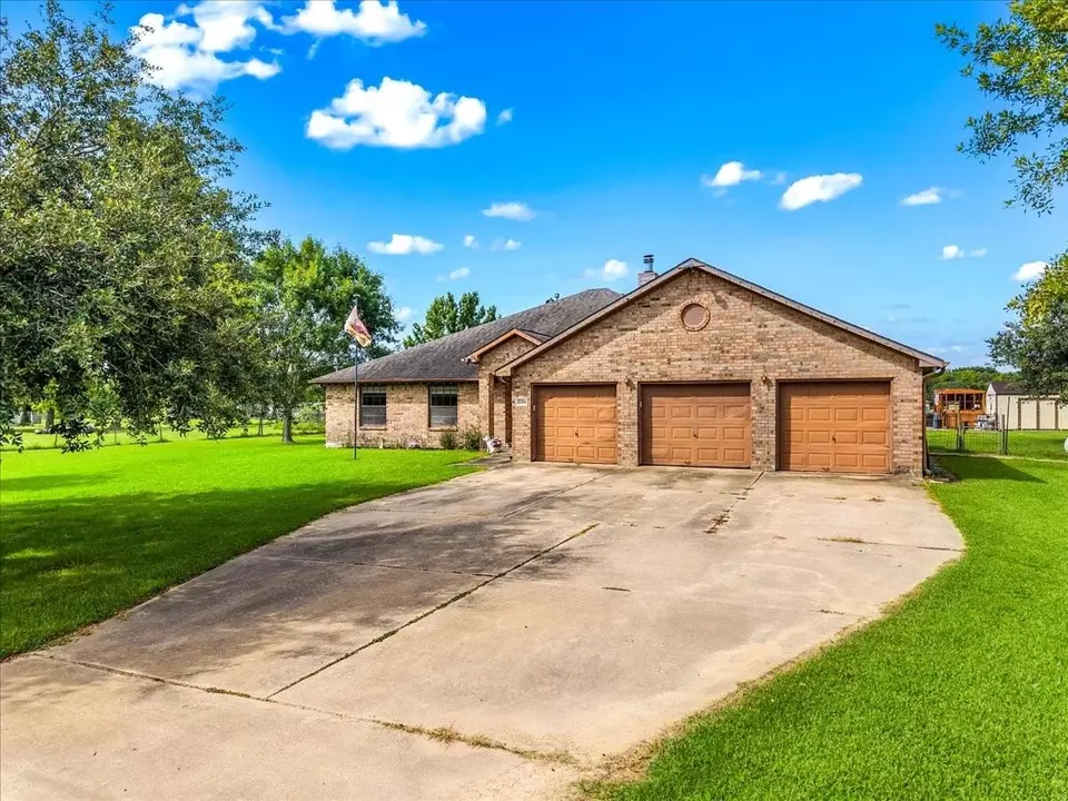 Exterior - 21214 Creek Rd, Manvel, TX 77578 photo 2 of 7