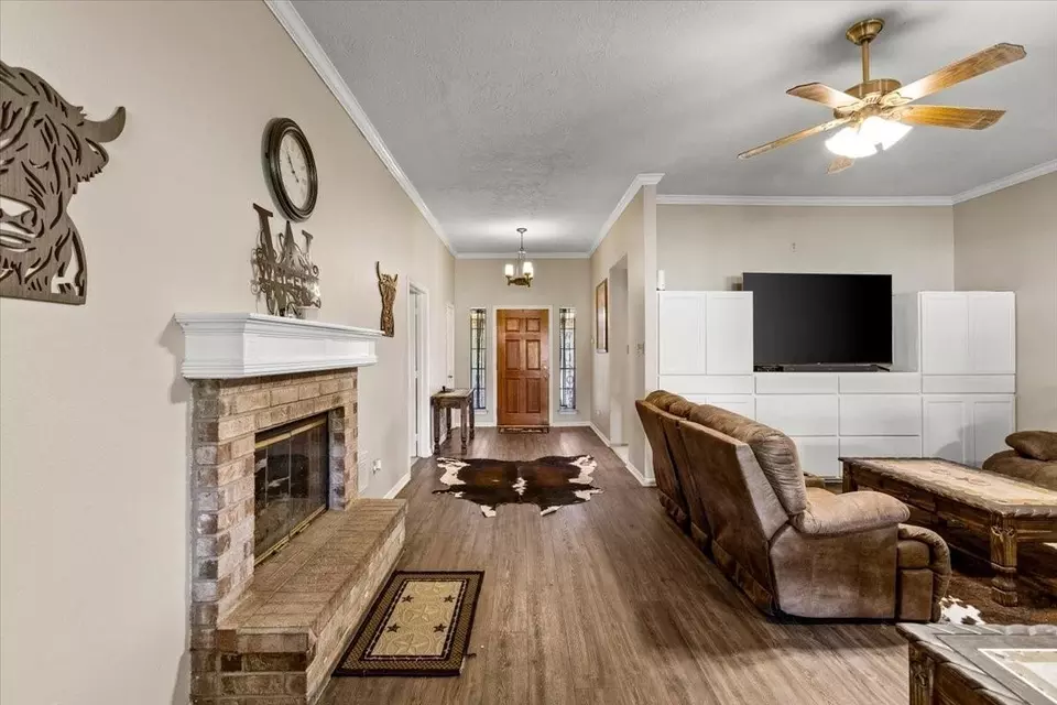 Entry Way - 21214 Creek Rd, Manvel, TX 77578 photo 3 of 5