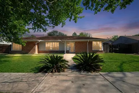 10615 Atwell Dr, Houston, TX 77096