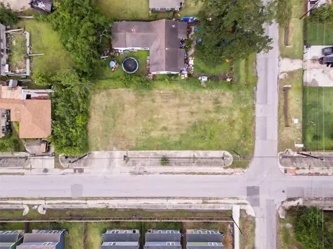 8170 Homewood Ln, Houston, TX 77028