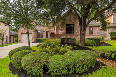 107 N Almondell Cir, The Woodlands, TX 77354