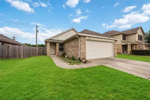 8426 Bay Run Ave, Baytown, TX 77521