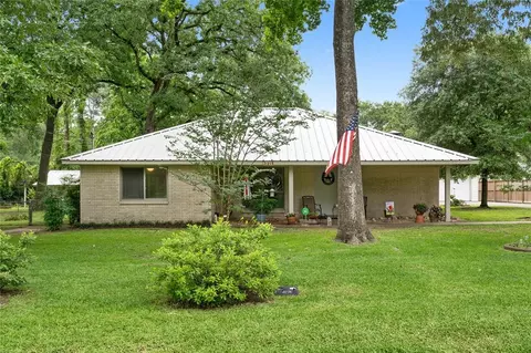213 Hillcrest Dr, Conroe, TX 77303 photo 1