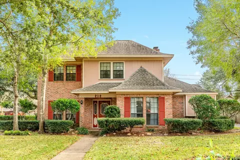 212 Any Way St, Lake Jackson, TX 77566