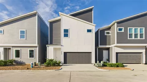 9607 Habitat St, Houston, TX 77075