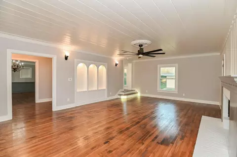 Living - 1031 Meyer St, Sealy, TX 77474 photo 3 of 4