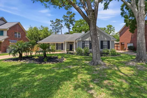 4007 Hill Springs Dr, Kingwood, TX 77345