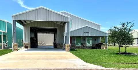 308 Coastal Oaks Loop, Port O'connor, TX 77982