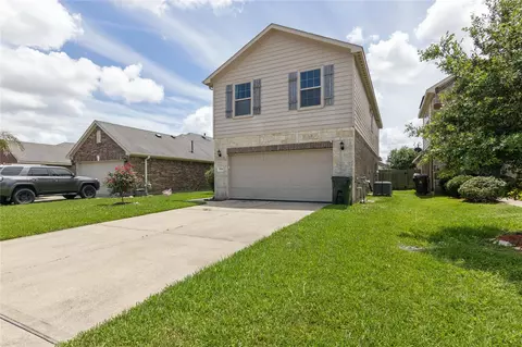 5218 Misty Ln, Bacliff, TX 77518