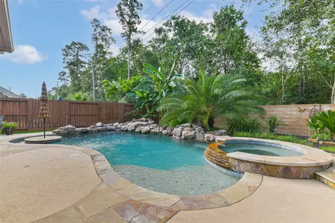 Exterior - 2530 Hendricks Lakes Dr, Spring, TX 77388 photo 6 of 9