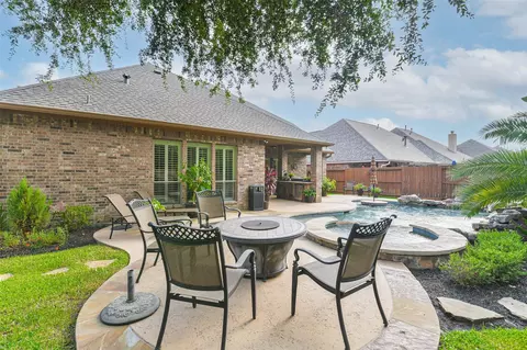 Exterior - 2530 Hendricks Lakes Dr, Spring, TX 77388 photo 8 of 9