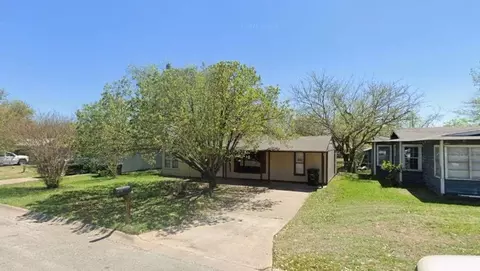 905 Euclid St, Cleburne, TX 76033