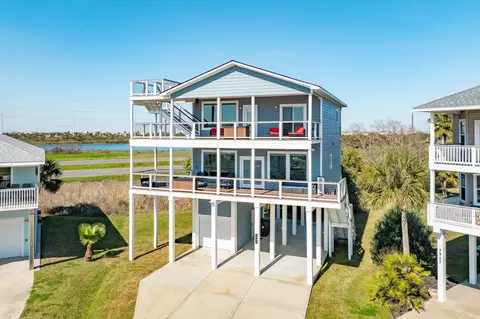 3903 Pirates Beach Blvd Ct, Galveston, TX 77554