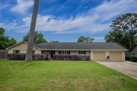 12814 Eastbrook Dr, Houston, TX 77013