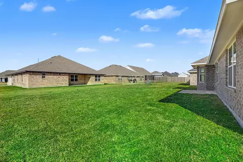 Exterior - 1 Keystone Ct, Angleton, TX 77515 photo 2 of 2