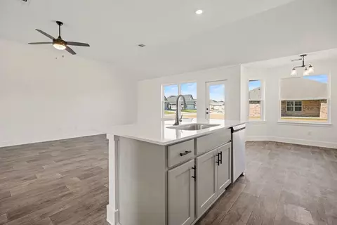 Kitchen - 1 Keystone Ct, Angleton, TX 77515 photo 4 of 4