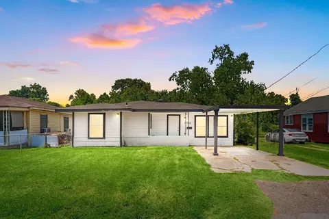 1728 Kansas St, La Marque, TX 77568 photo 1