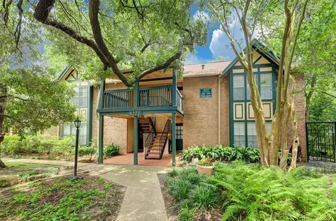 8277 Kingsbrook Rd #254, Houston, TX 77024