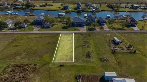 41 County Road 291, Sargent, TX 77414