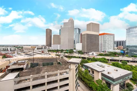 2000 Bagby St #13428, Houston, TX 77002
