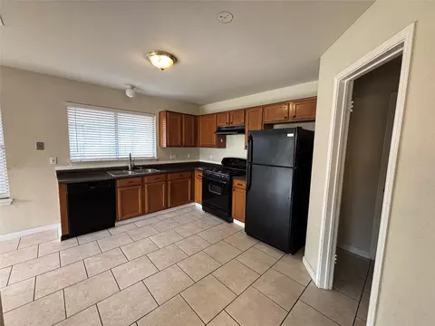 10423 Sand Pass Ln, Houston, TX 77064