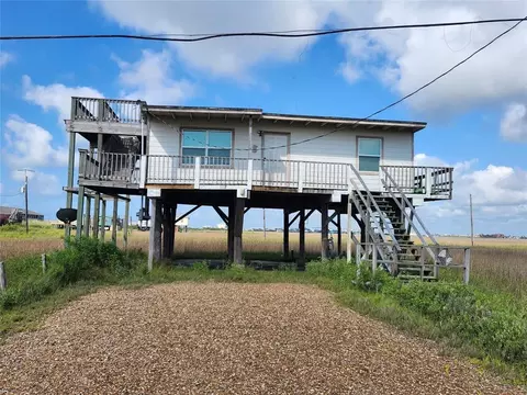 227 Detenbeck Ave, Surfside Beach, TX 77541