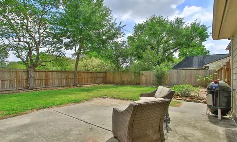 Exterior - 17618 Hidden Forest Dr, Spring, TX 77379 photo 5 of 11