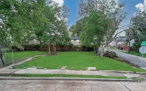 3350 Holman St, Houston, TX 77004