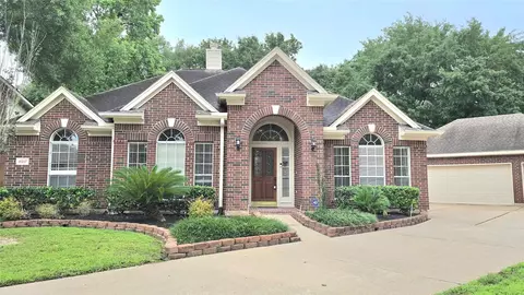 16107 Castlegrove Ct, Tomball, TX 77377