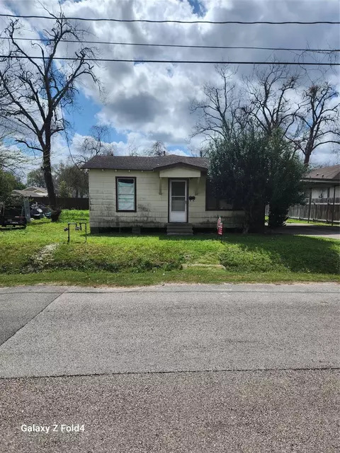 955 Lucky St, Houston, TX 77088