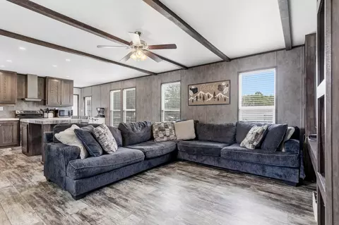 428 W W Pne, Winnie, TX 77665